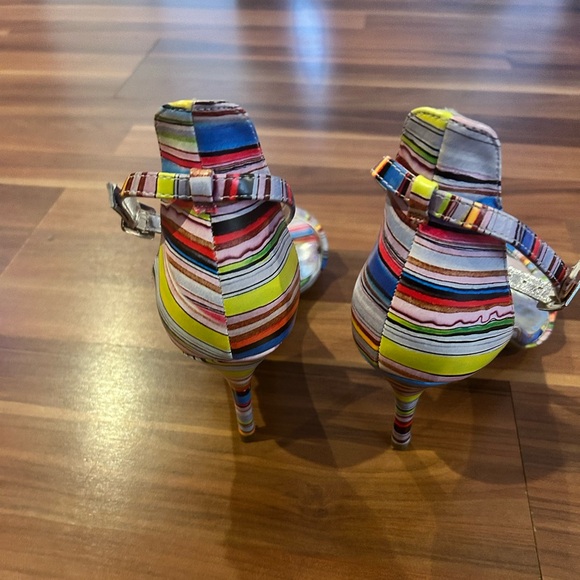 Heels - Picture 2 of 6